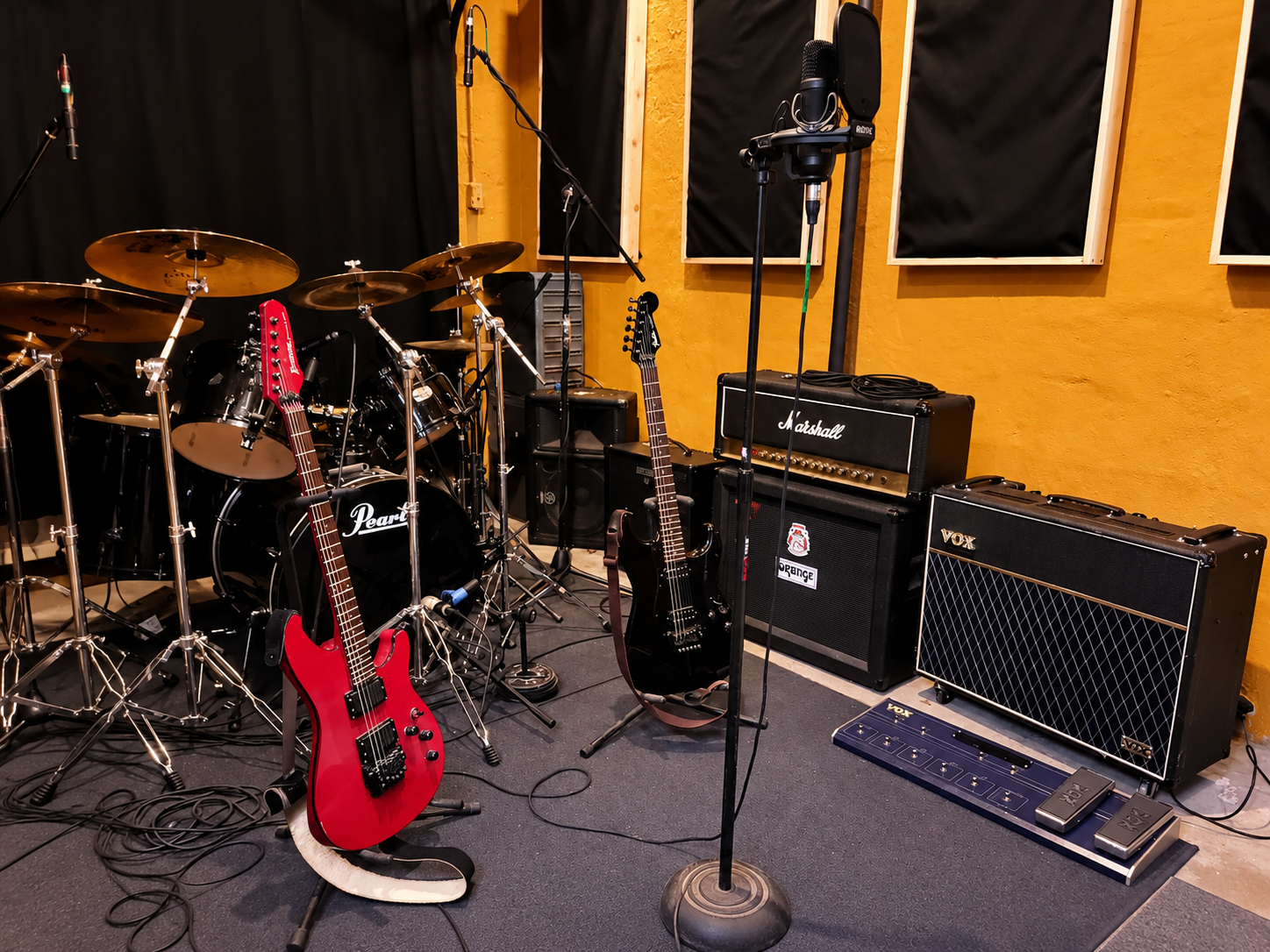 Warmly-Lit-Band-Rehearsal-Studio
