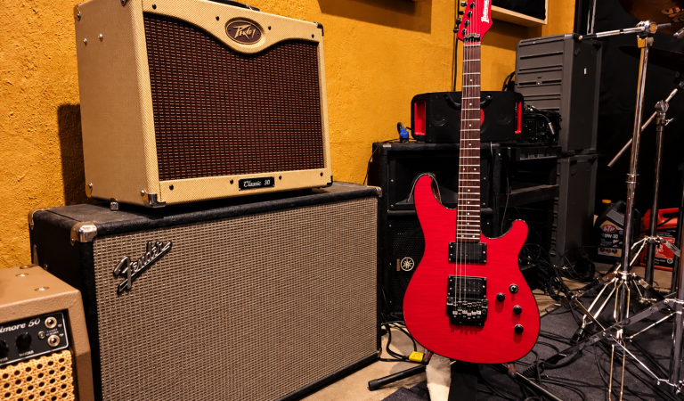 Vintage-Amp-Stack-and-Red-Electric-Guitar